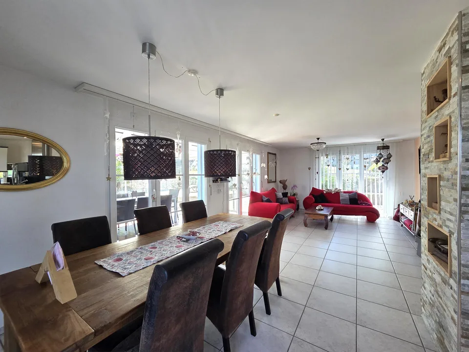Wintergarten und Terrasse mit viel Platz zum Entspannen und Geniessen – photo 5 sur 12