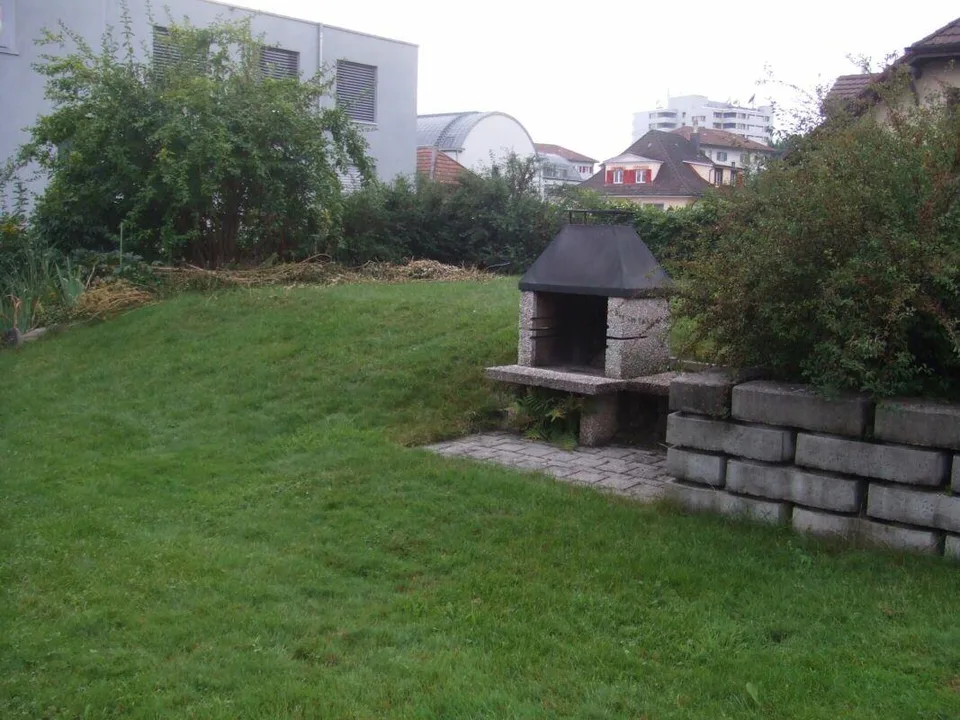 Heimelige Dachwohnung an zentraler Lage