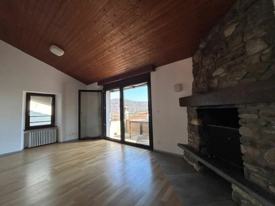 APPARTAMENTO 4.5 LOCALI DUPLEX CON GIARDINO – foto 9 di 19
