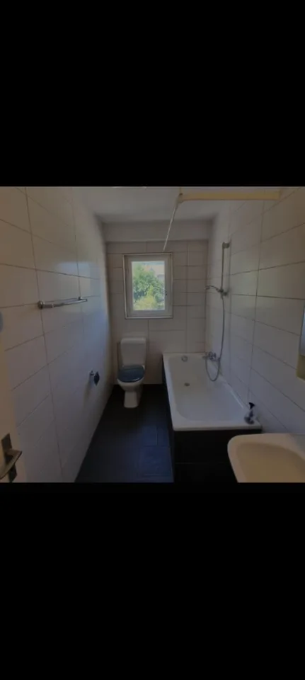 Grosse, schöne helle 3 Zimmer Wohnung im 1.OG