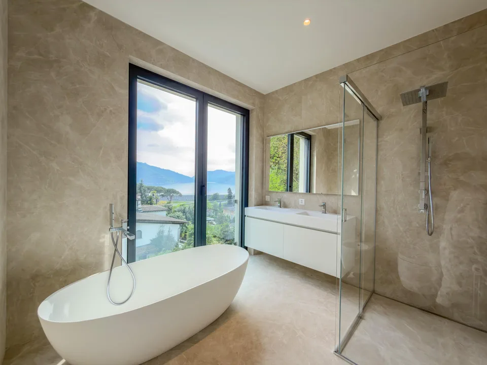 Attico di lusso 4.5 locali vista lago a Bissone
