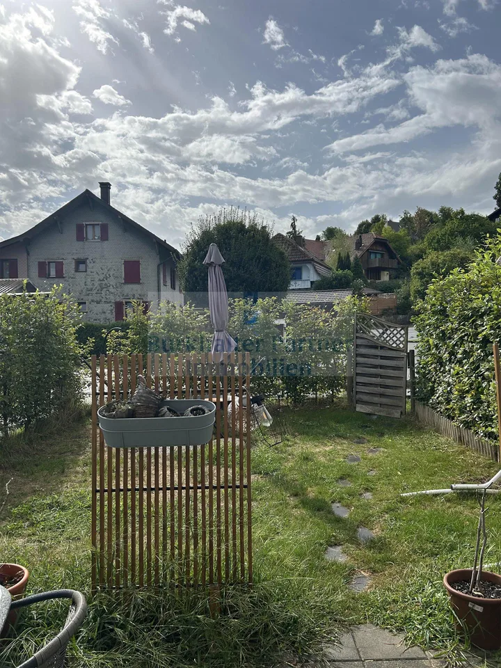 Charming single-family house with garden seating in Roggwil