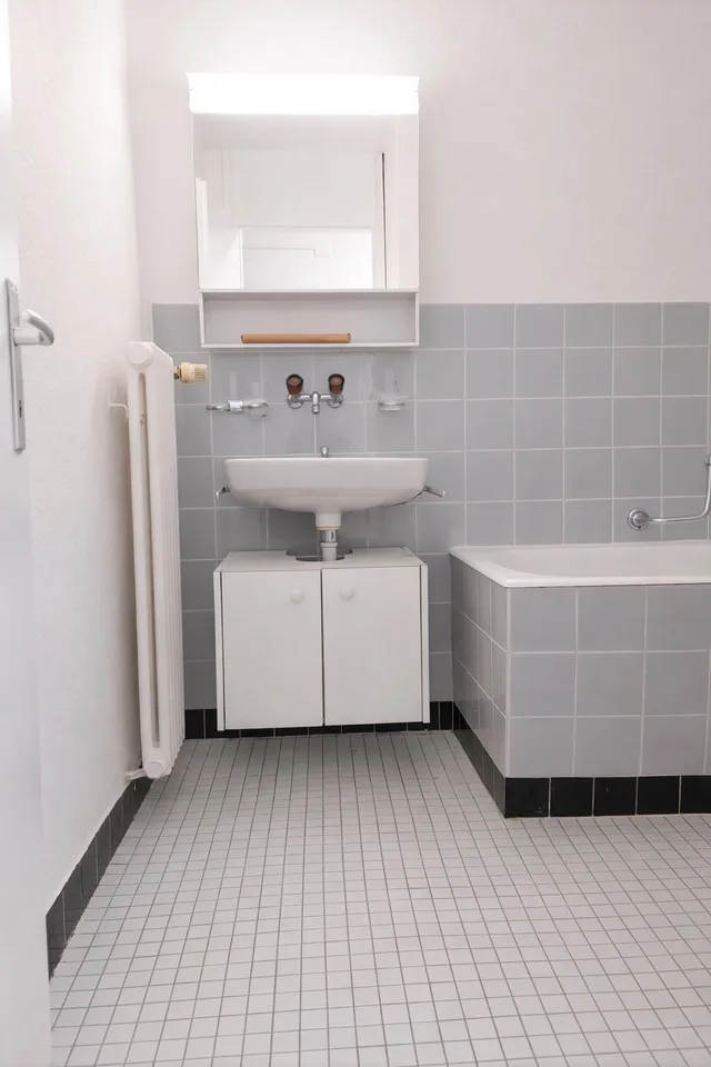 1.5 Zimmer - Wohnung 2.OG / 3.OG rechts