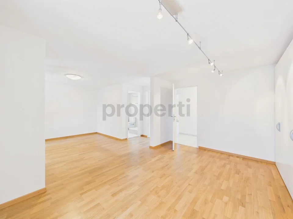 Moderne 3.5-Zimmer-Wohnung mit grosszügigem Grundriss und sonnigem ...