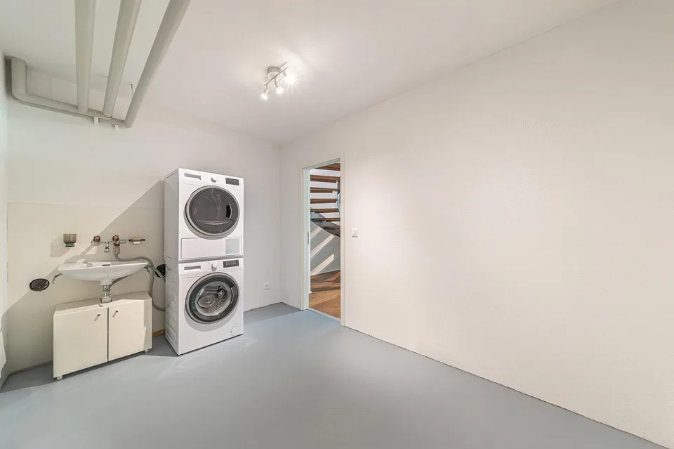Traumhafte Terrassenwohnung mit unverbaubarer Sicht auf See und Berge – Foto 11 von 18