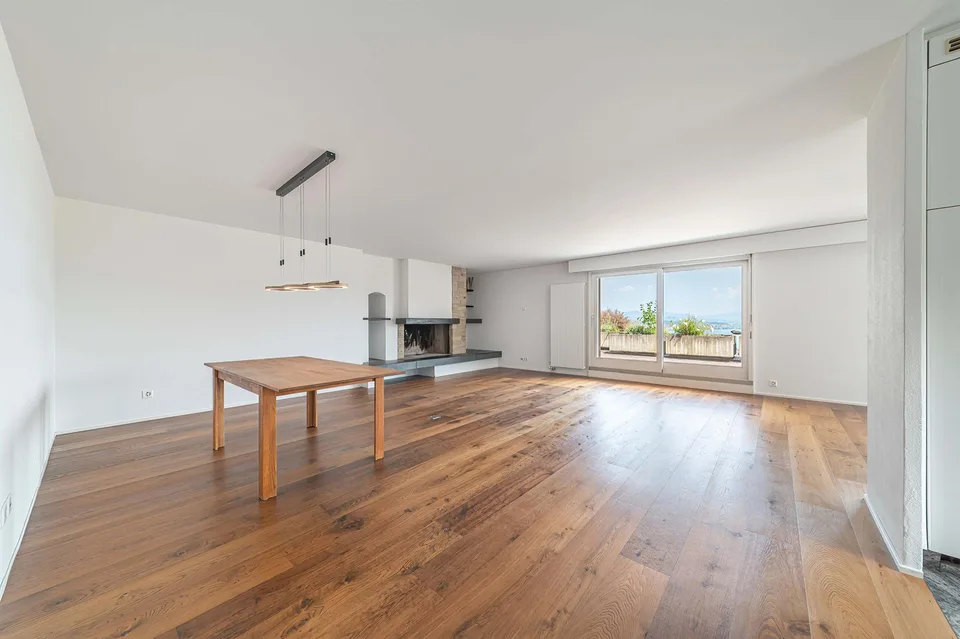 Traumhafte Terrassenwohnung mit unverbaubarer Sicht auf See und Berge – Foto 3 von 18