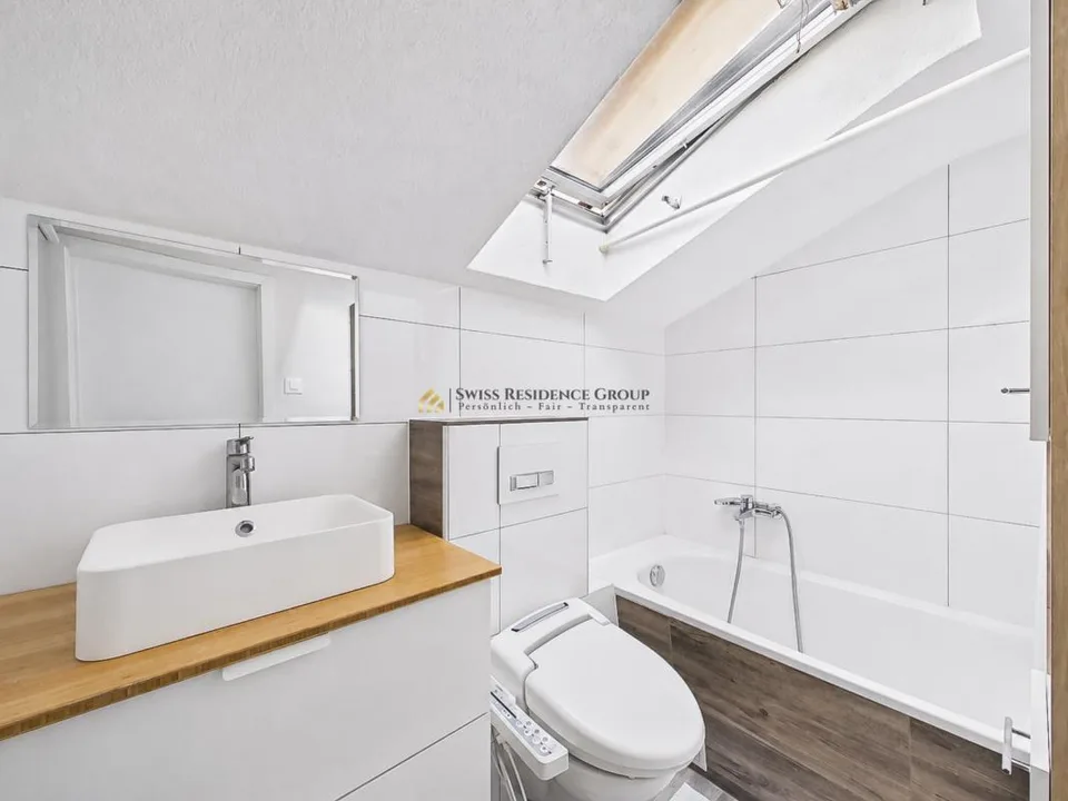 Wohnen mit Weitsicht: 7.5-Zimmer Einfamilienhaus mit Pool und grossem Garten – Foto 14 von 14