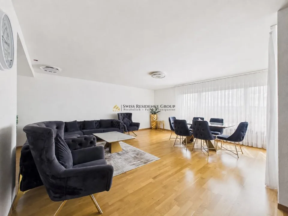 Wohnen mit Weitsicht: 7.5-Zimmer Einfamilienhaus mit Pool und grossem Garten – Foto 3 von 14