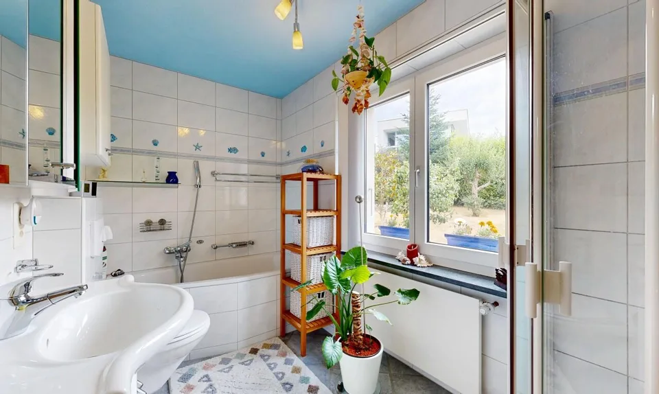 Freistehendes Einfamilienhaus mit herrlichem Garten und Grünsicht – Foto 8 von 11