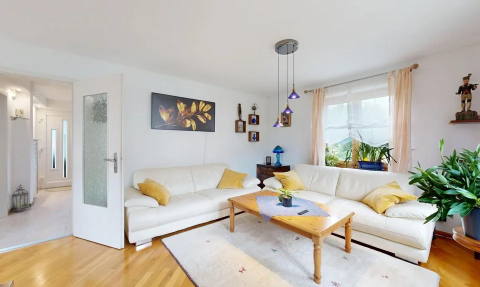 Freistehendes Einfamilienhaus mit herrlichem Garten und Grünsicht – Foto 3 von 11
