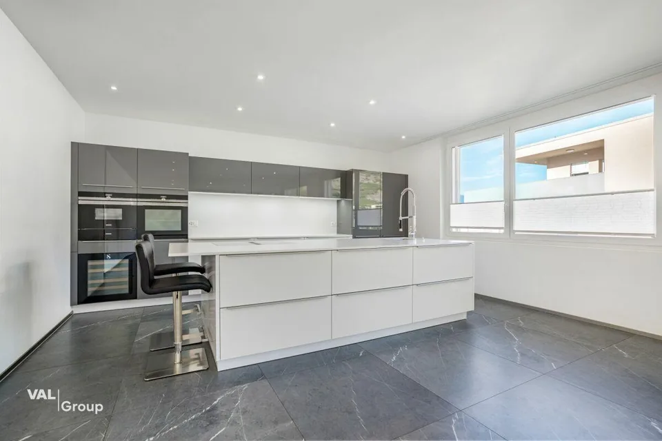 Moderno appartamento duplex attico con panorama montano