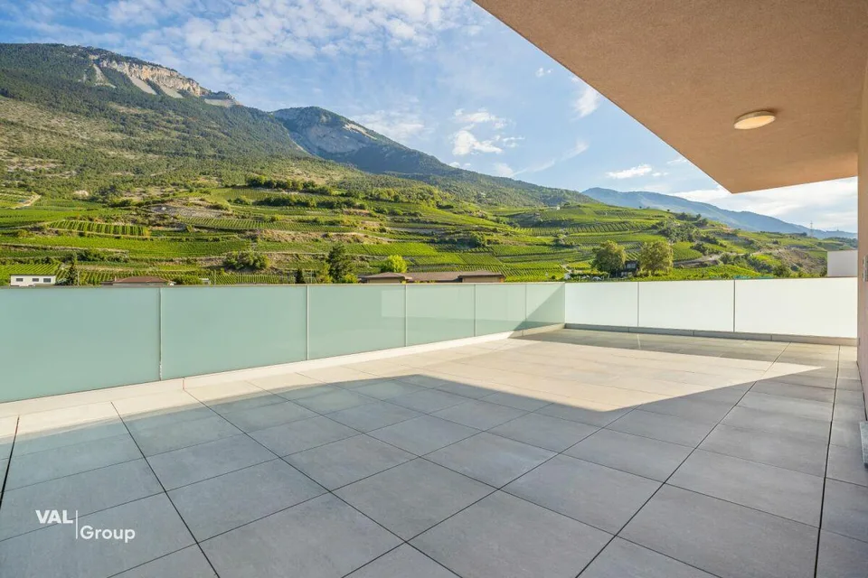 Moderno appartamento duplex attico con panorama montano