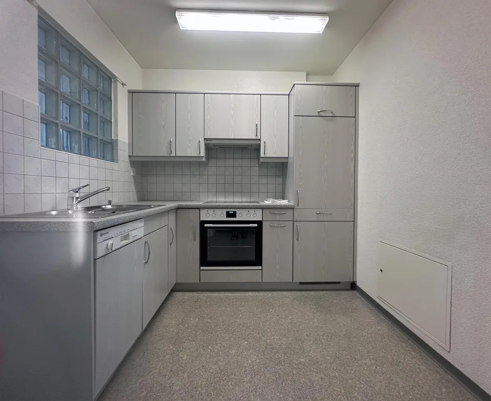 Schöne, grosszügige 1 1/2 Zimmer Wohnung im sonnigen Sax