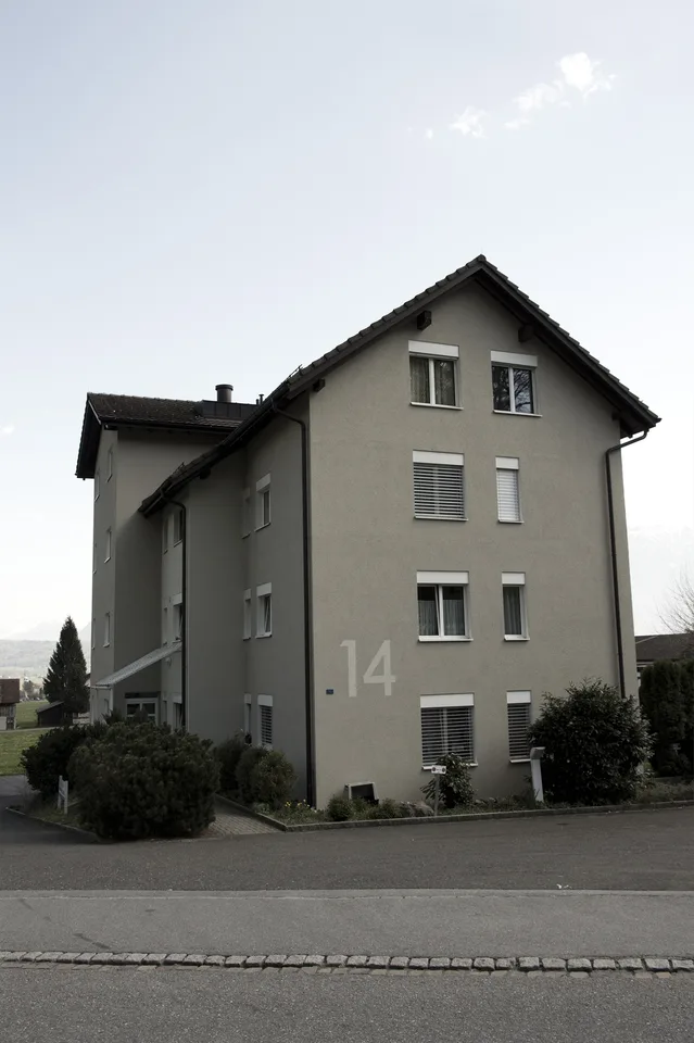Schöne, grosszügige 1 1/2 Zimmer Wohnung im sonnigen Sax
