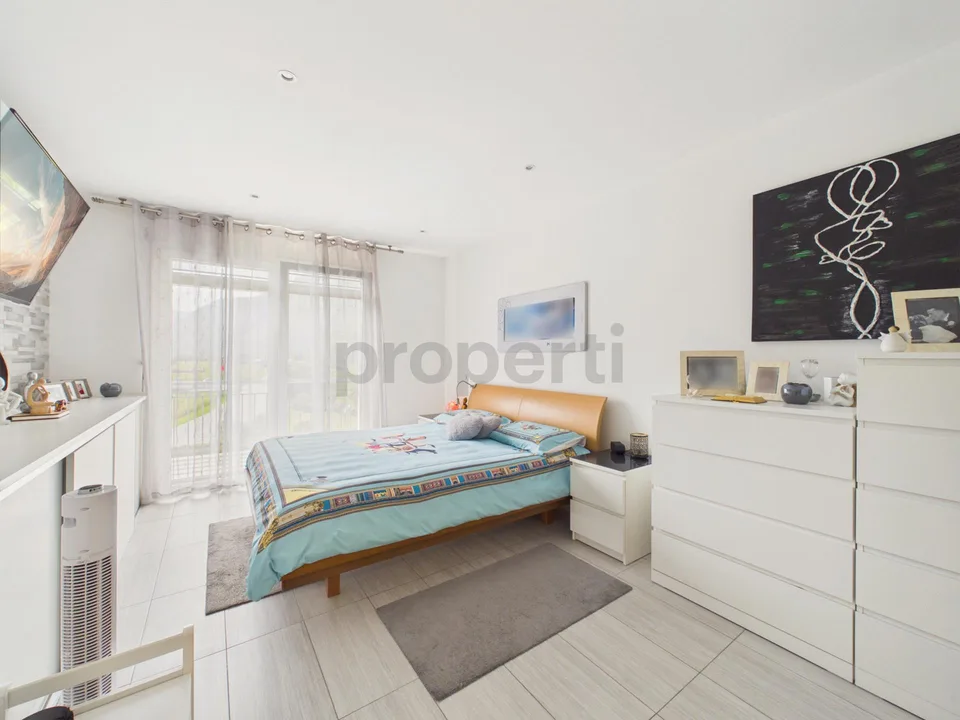 Einfamilienhaus mit 6,5 Zimmern und exklusivem Garten sowie großzügigen Räumen – Foto 19 von 27