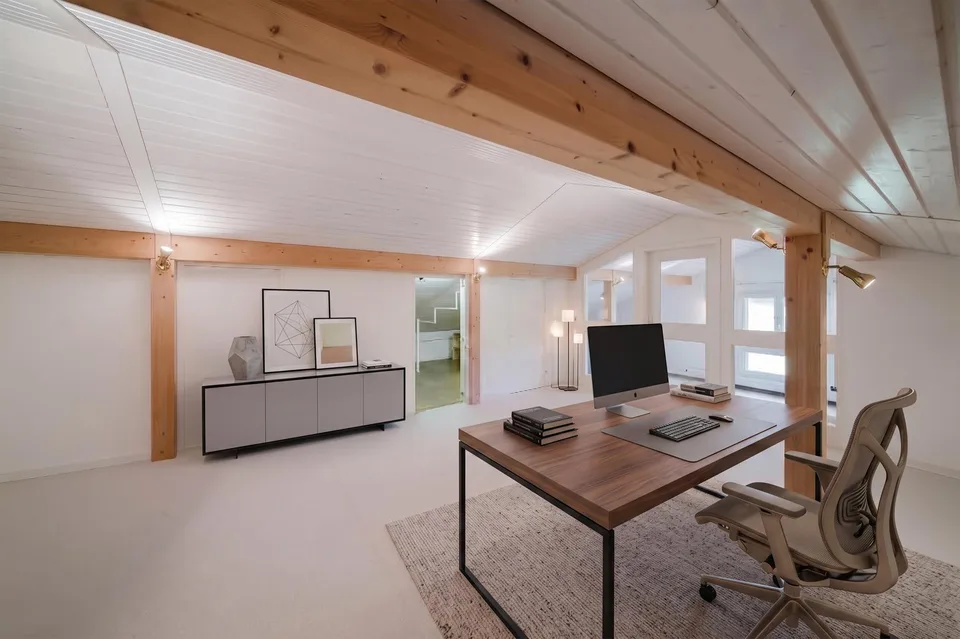 5.5 Zimmer Einfamilienhaus mit Panorama-Aussicht & Innen-Pool