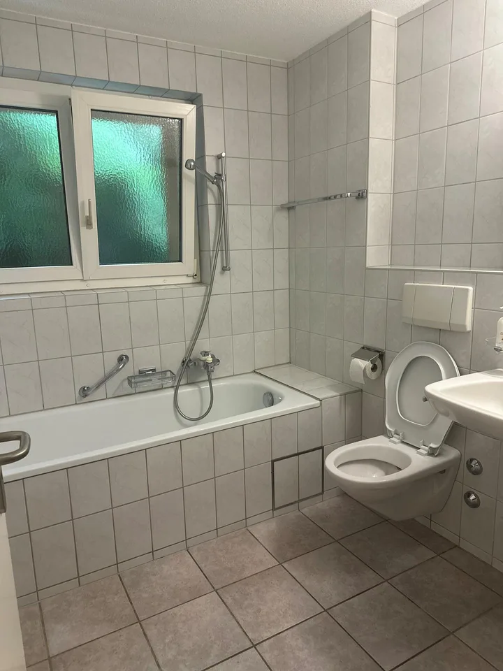 4 Zimmerwohnung in Laufen – Foto 3 von 6