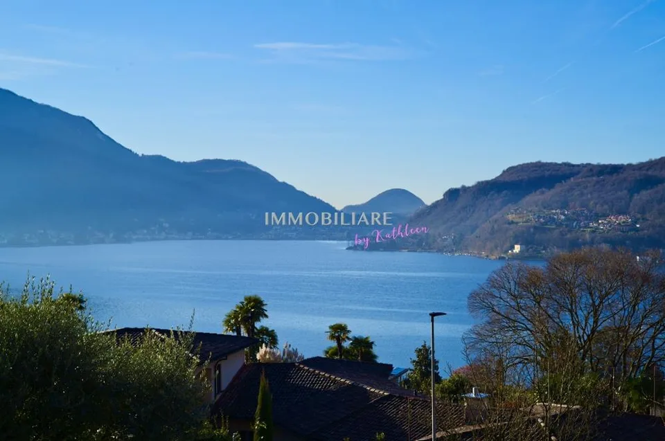 Appartamento nel Villa nel primo piano con bella terrazza e vista lago