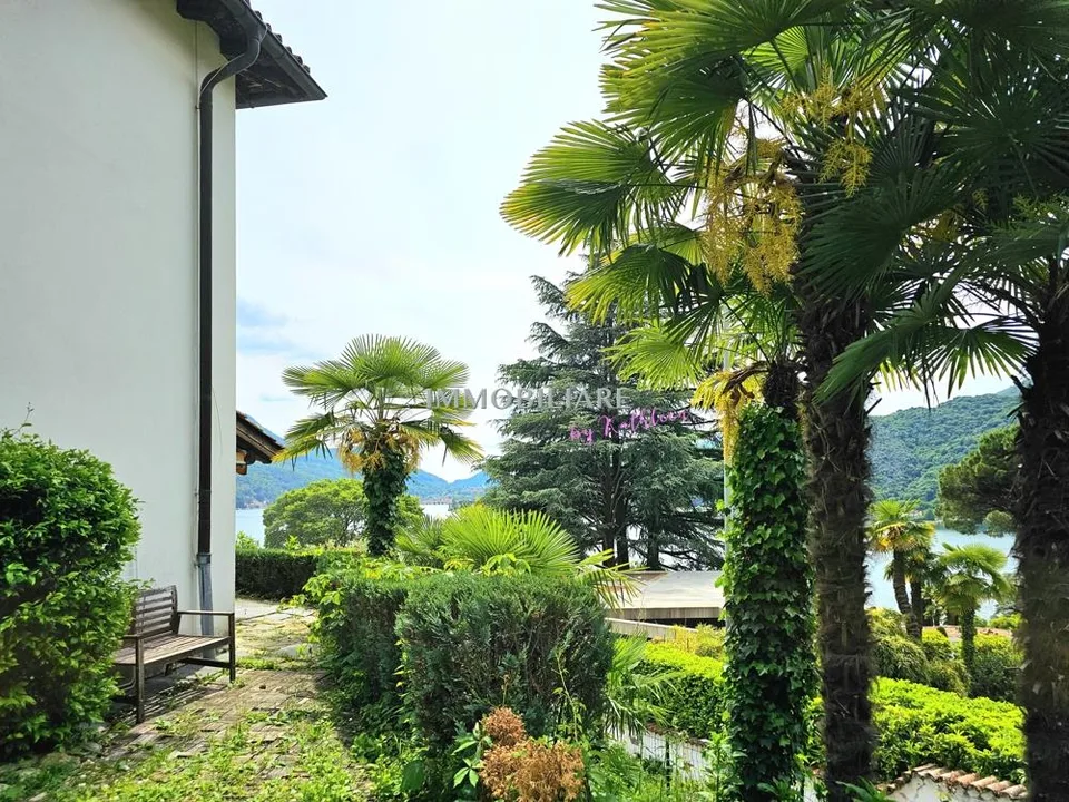 Wohnung in Villa: Erdgeschoss mit Garten, Terrasse und Seeblick