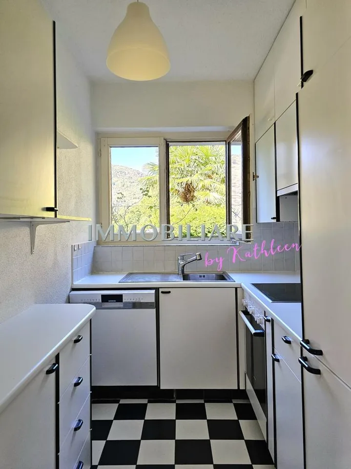 Wohnung in Villa: Erdgeschoss mit Garten, Terrasse und Seeblick
