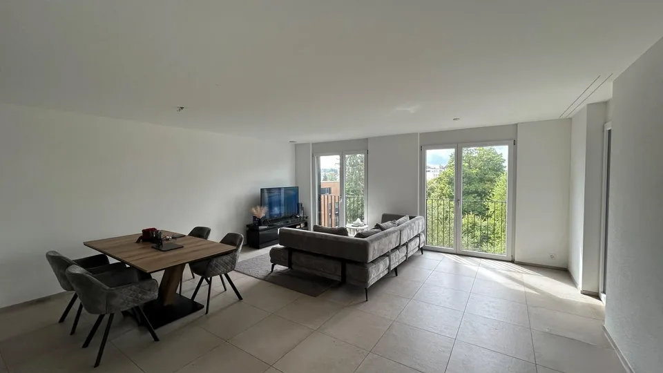 Moderne 2.5-Zimmerwohnung mit grosszügigem Balkon