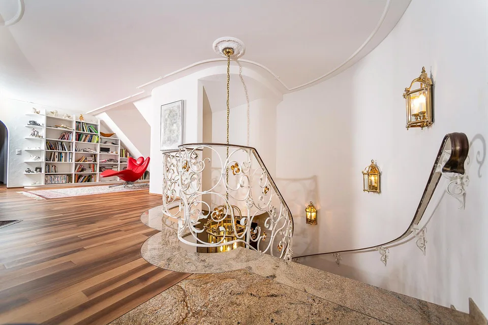Hochwertige Landhausvilla in eindrucksvoller Kulisse – Foto 9 von 12