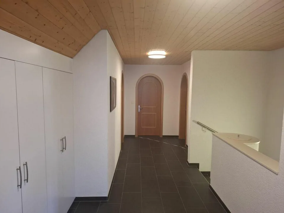 Maison moderne pour deux générations dans un endroit attrayant et adapté aux enfants – photo 8 sur 17