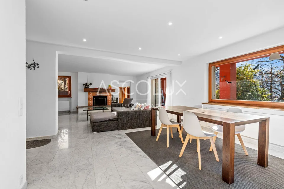 Casa bifamiliare da ristrutturare con giardino – foto 8 di 18