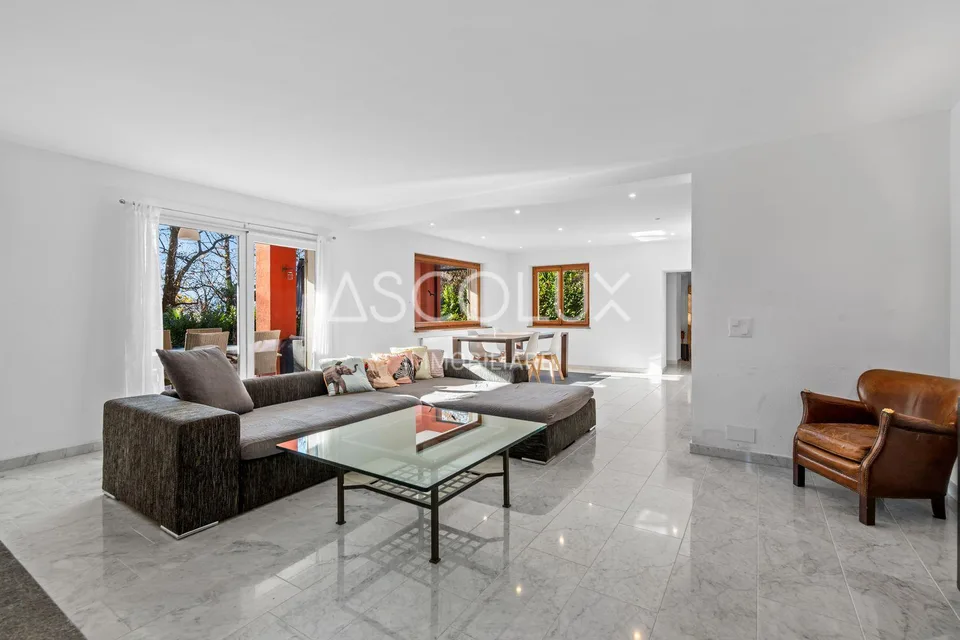 Casa bifamiliare da ristrutturare con giardino – foto 11 di 18
