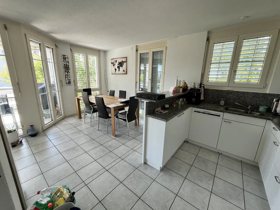 Schöne 3 ½-Zimmerwohnung an idyllischer Lage – foto 2 di 12
