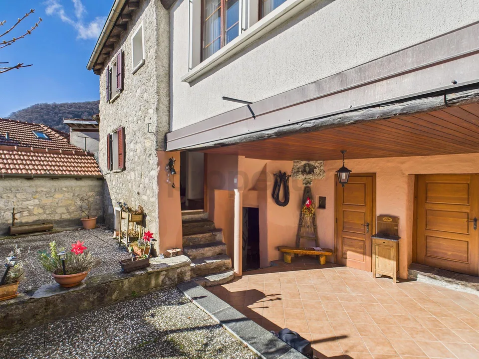 Maison indépendante élégante 3 pièces avec balcon, Breggia – photo 27 sur 27