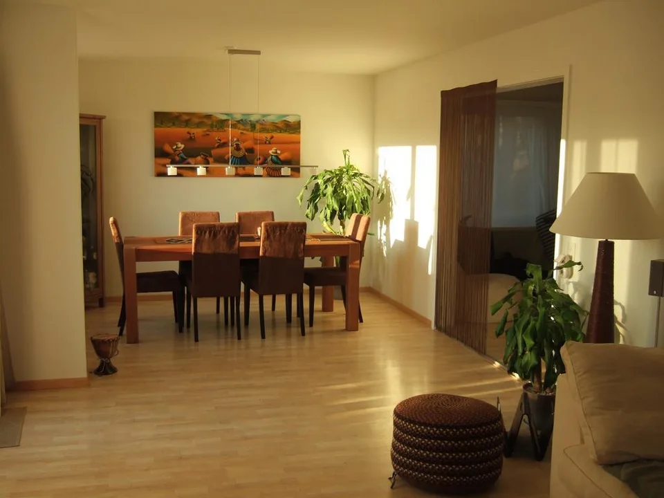 Grosszügige 4.5-Zimmer-Wohnung mit weitläufiger Terrasse in Herrliberg