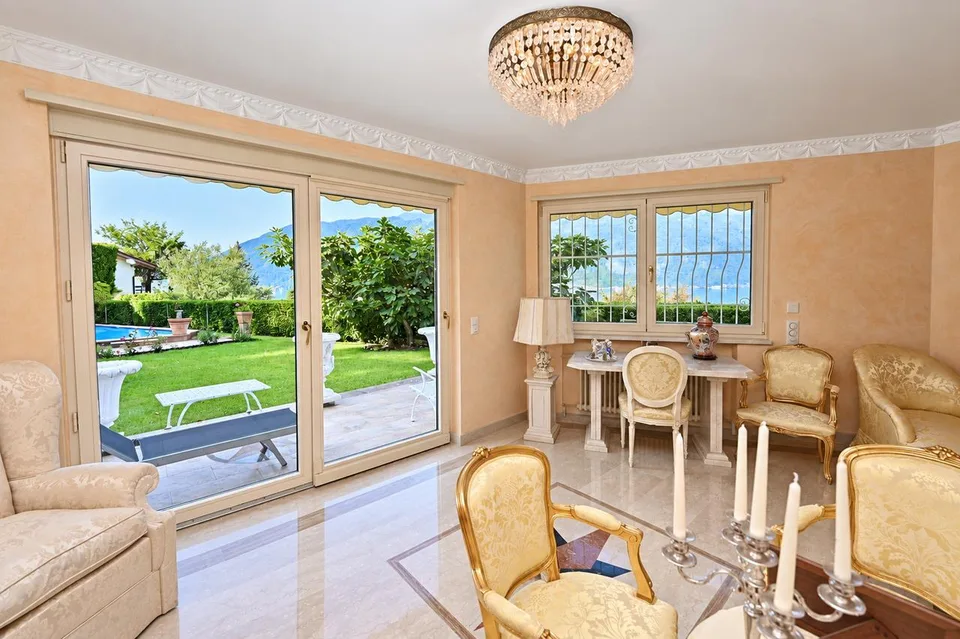 Elegante Villa di Lusso con Vista Lago e Piscina Riscaldata – photo 16 sur 30