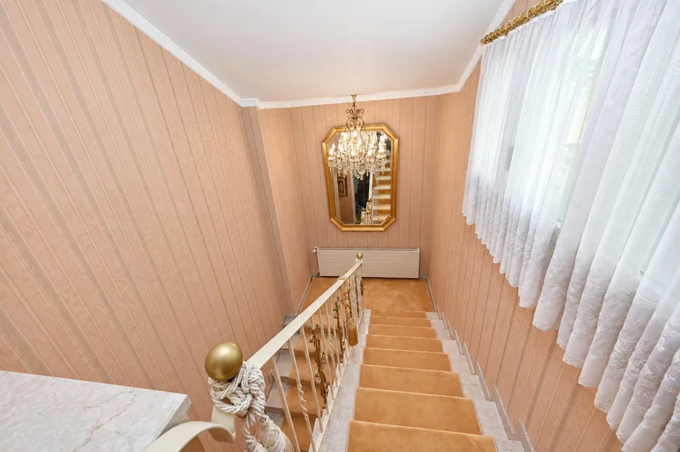 Elegante Villa di Lusso con Vista Lago e Piscina Riscaldata – photo 29 sur 30