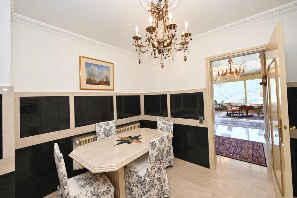 Elegante Villa di Lusso con Vista Lago e Piscina Riscaldata – photo 13 sur 30