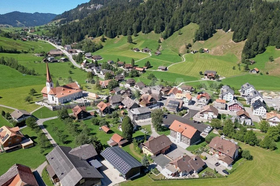 Appartamento moderno di 3½ locali in posizione centrale e soleggiata – foto 13 di 13