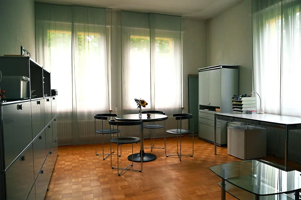 Drei verschieden grosse Praxis- oder Büroräume zu vermieten – Foto 6 von 7