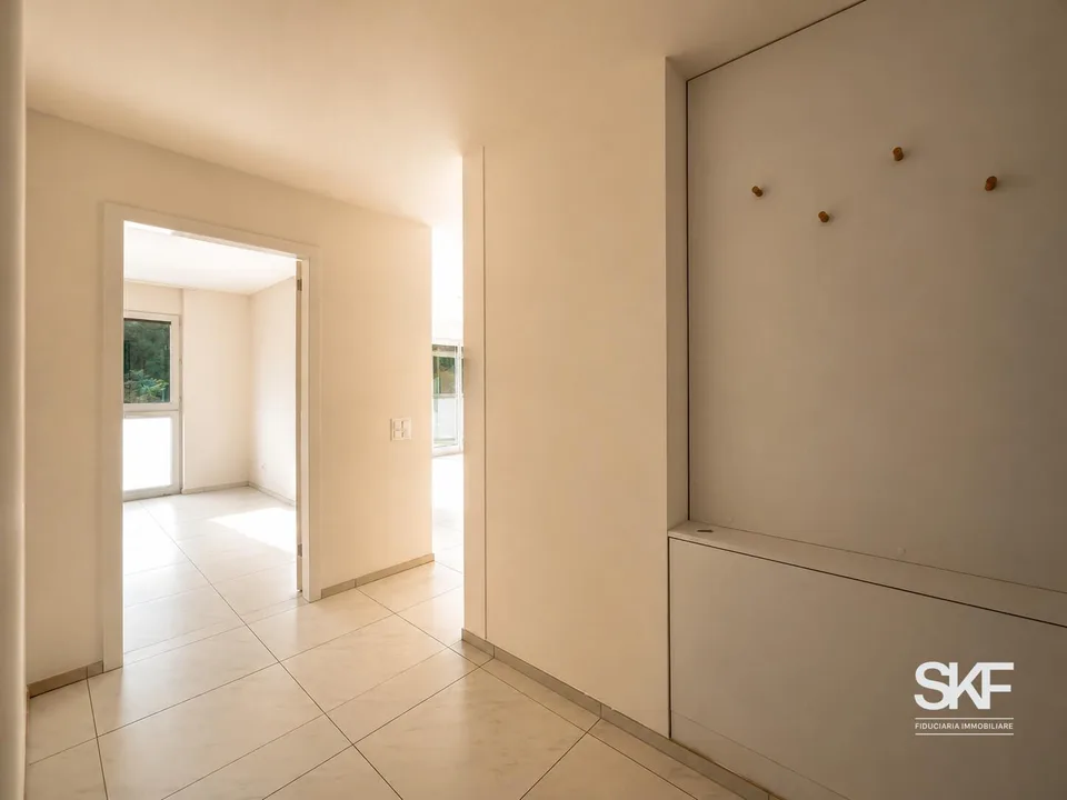 RIVERA - AFFITTASI 4.5 LOCALI CON TERRAZZA VETRATA