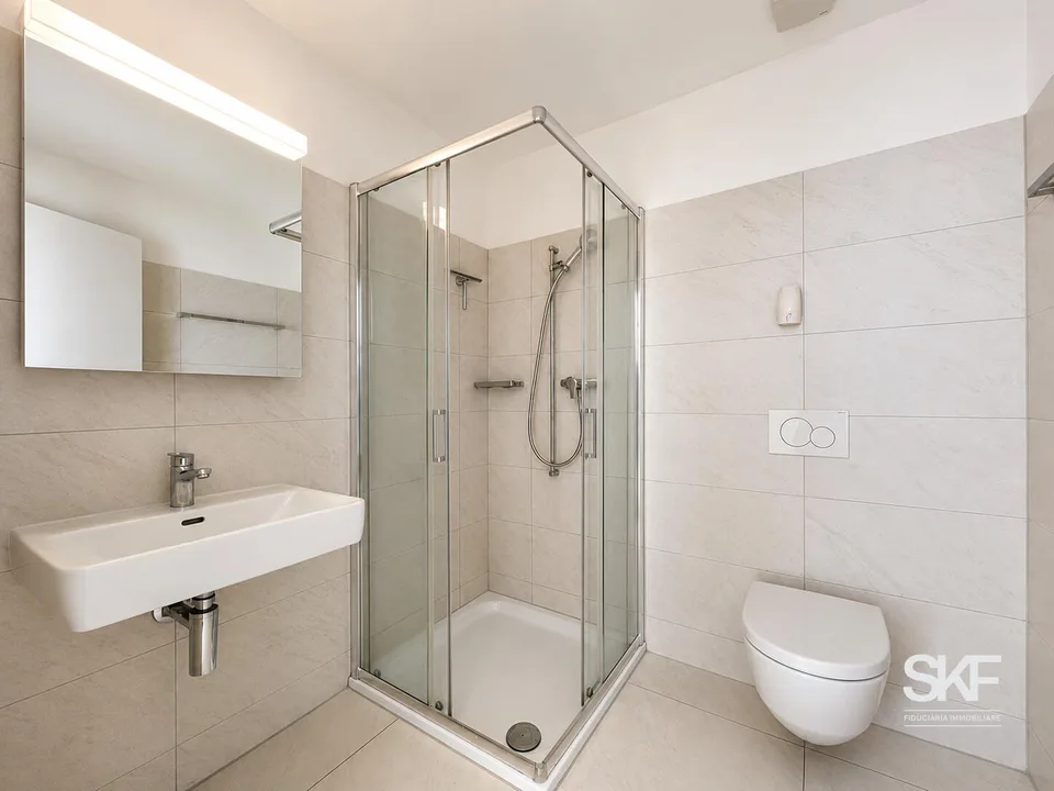 RIVERA - AFFITTASI 4.5 LOCALI CON TERRAZZA VETRATA