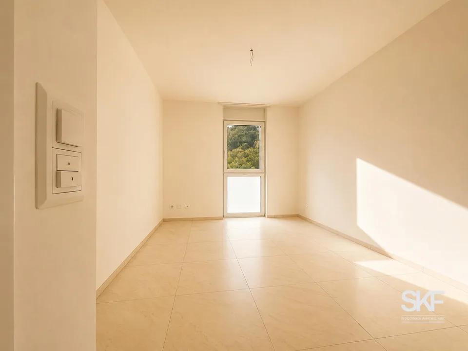 RIVERA - AFFITTASI 4.5 LOCALI CON TERRAZZA VETRATA