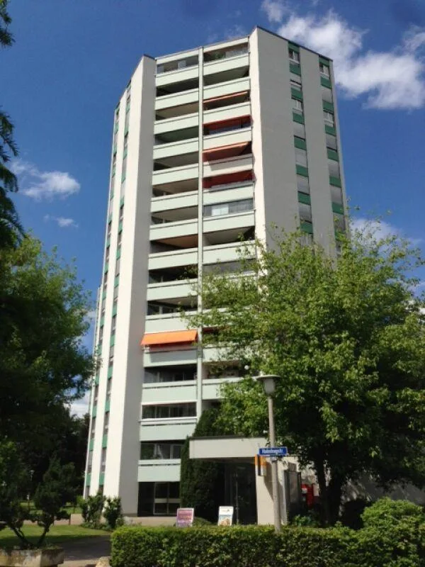Helle, modernisierte 3.5-Zimmerwohnung in Reinach