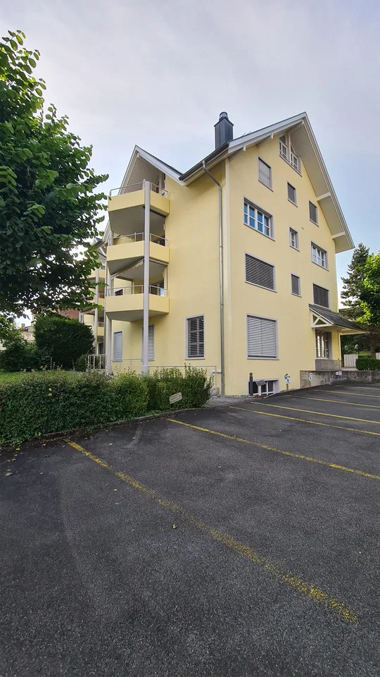 4.5 Zimmerwohnung an zentraler Lage zu vermieten