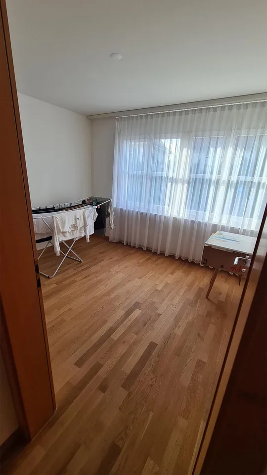 4.5 Zimmerwohnung an zentraler Lage zu vermieten