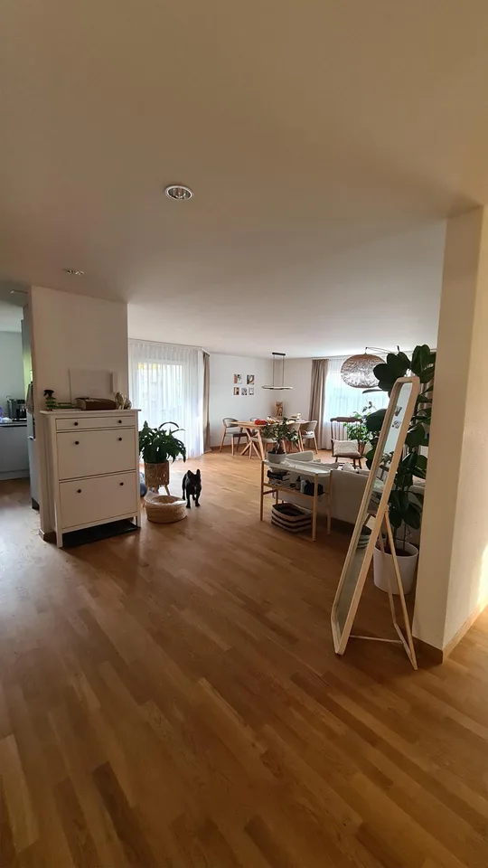 4.5 Zimmerwohnung an zentraler Lage zu vermieten