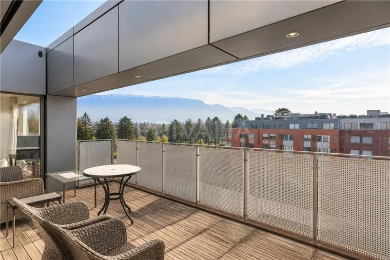 Magnifique attique contemporain avec terrasse