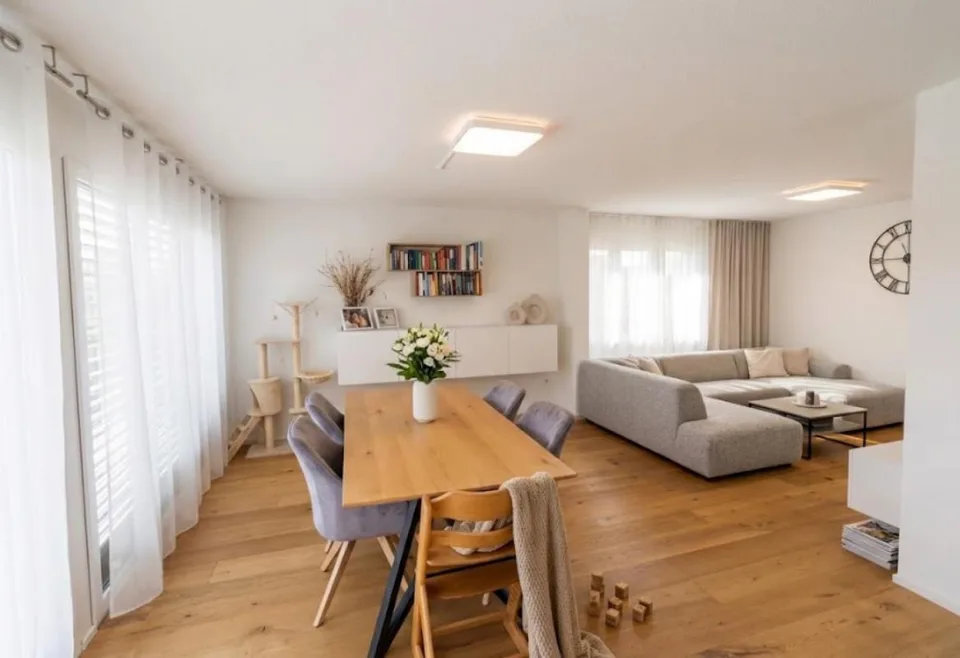 Lichtdurchflutetes Zuhause stilvoll und energieeffizient – Foto 2 von 3