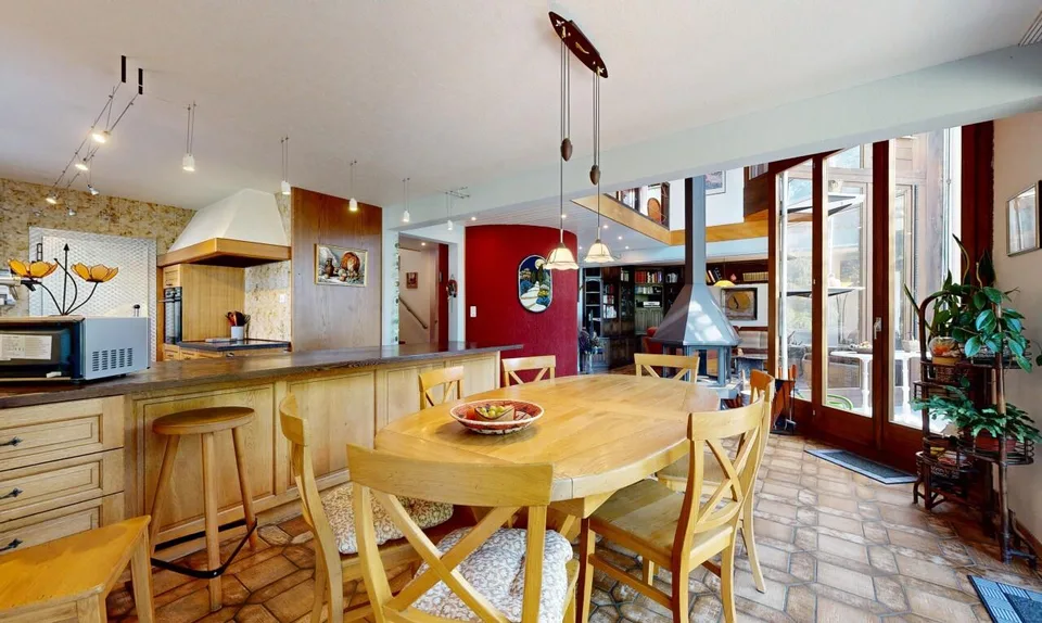 Exceptional family home: spacious rooms, comfort and brightness – photo 4 of 11