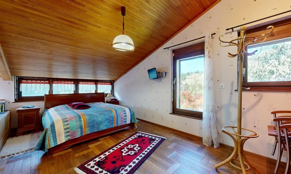 Exceptional family home: spacious rooms, comfort and brightness – photo 10 of 11