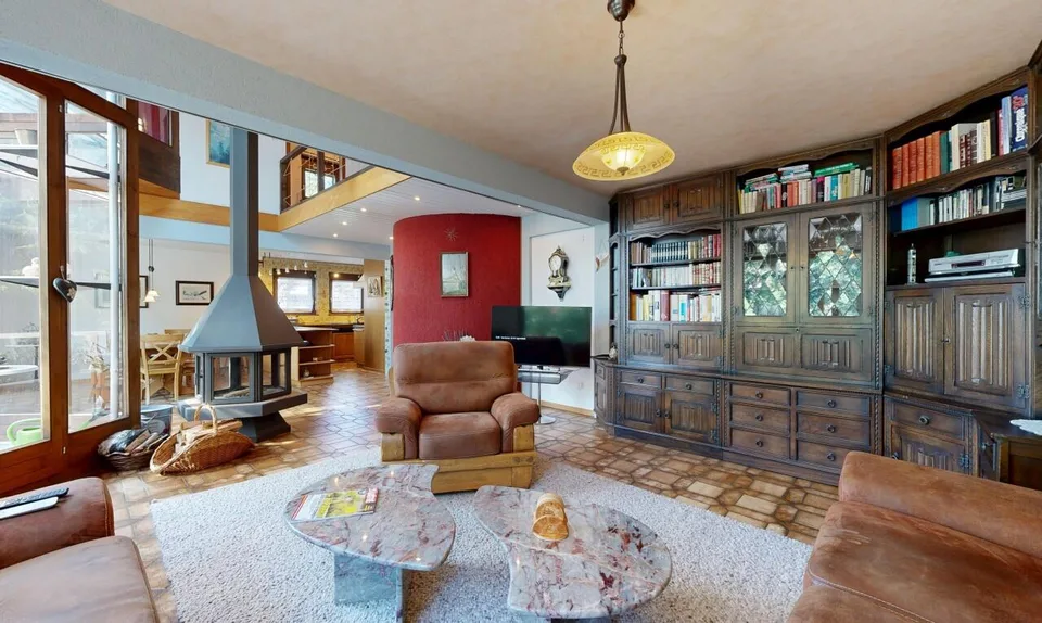 Exceptional family home: spacious rooms, comfort and brightness – photo 3 of 11