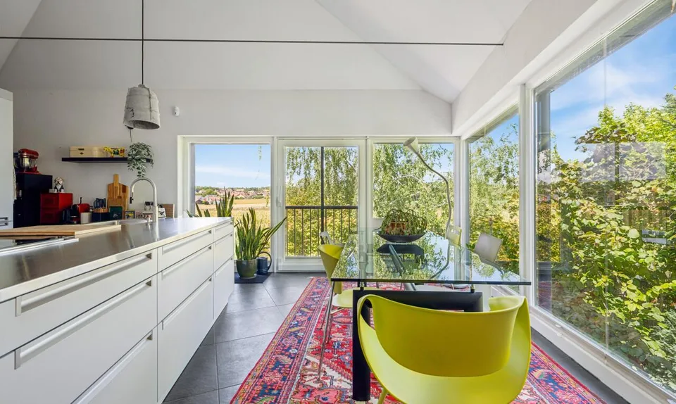 Villa contemporanea con studio indipendente alle porte di Losanna – foto 4 di 13
